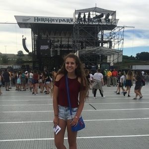 Meet your Posher, Laurel